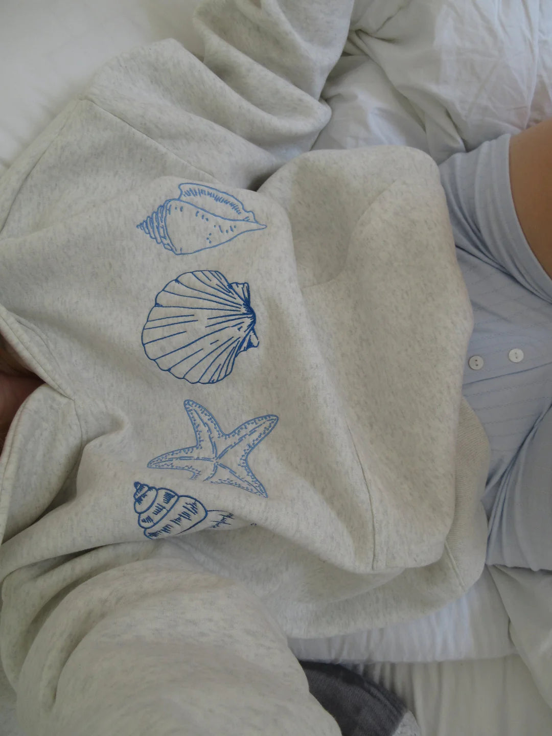 Anastacia™ | UNISEX SWEATSHIRT WITH SHELLS